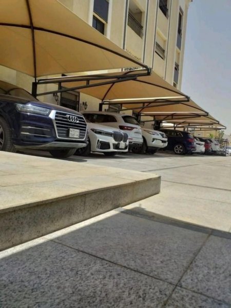 مظلات سيارات بجودة عالية وضمان في المدينة المنورة